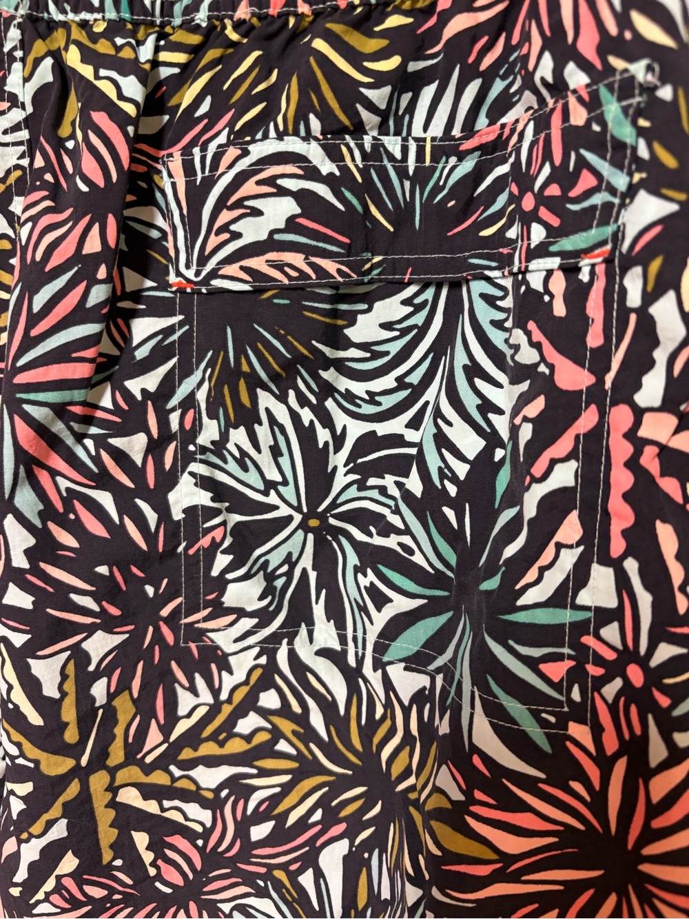 Saxx Tropical Leaf Print Lined Volley Shorts in Mint, Black & Coral 2XL - Picture 4 of 6